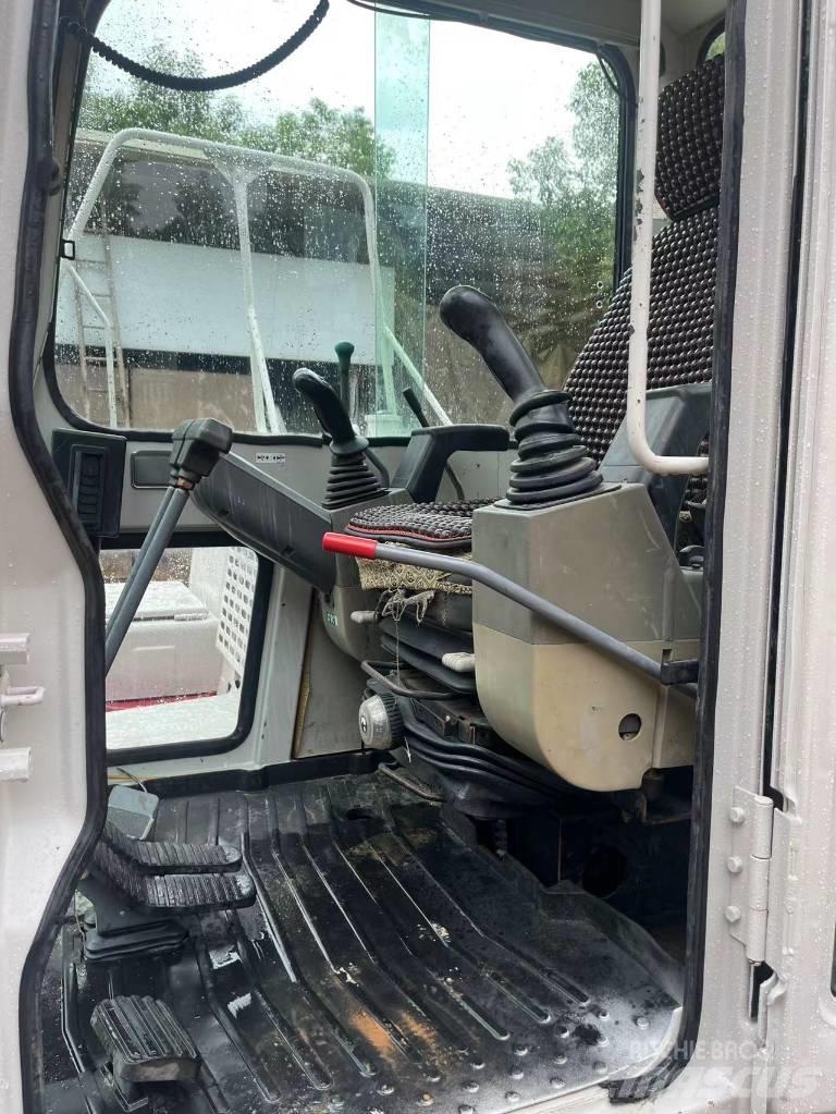 Takeuchi TB 160C Paletli ekskavatörler