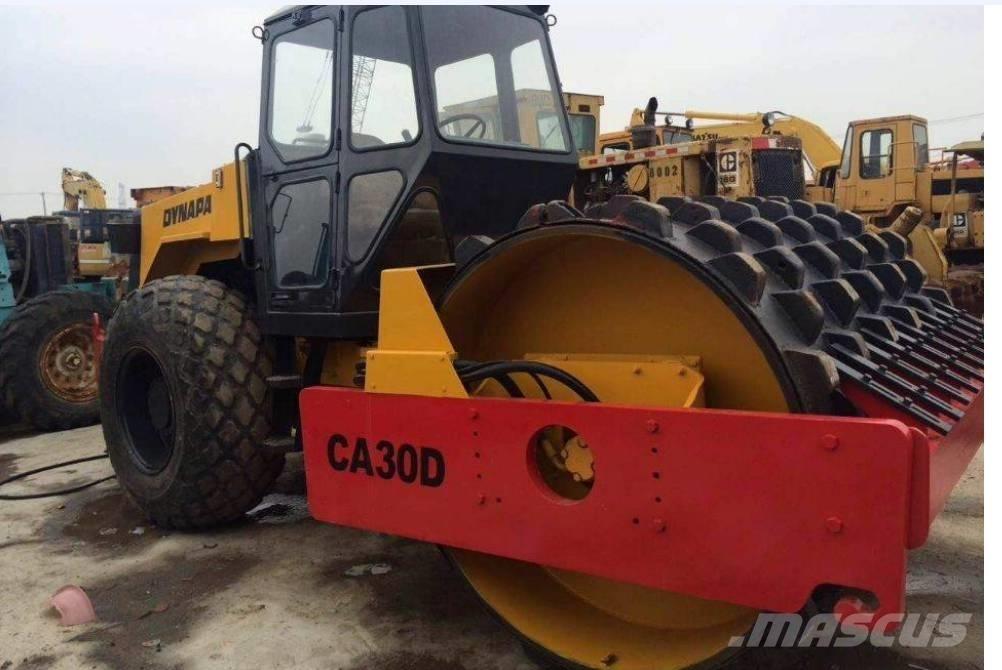 Dynapac CA 30 D Tek tamburlu silindirler