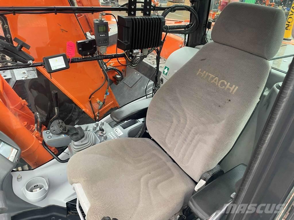 Hitachi ZX 135 US-5B Paletli ekskavatörler