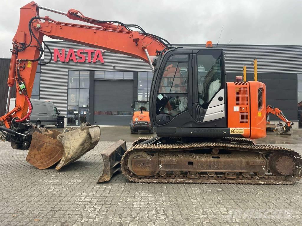 Hitachi ZX 135 US-5B Paletli ekskavatörler