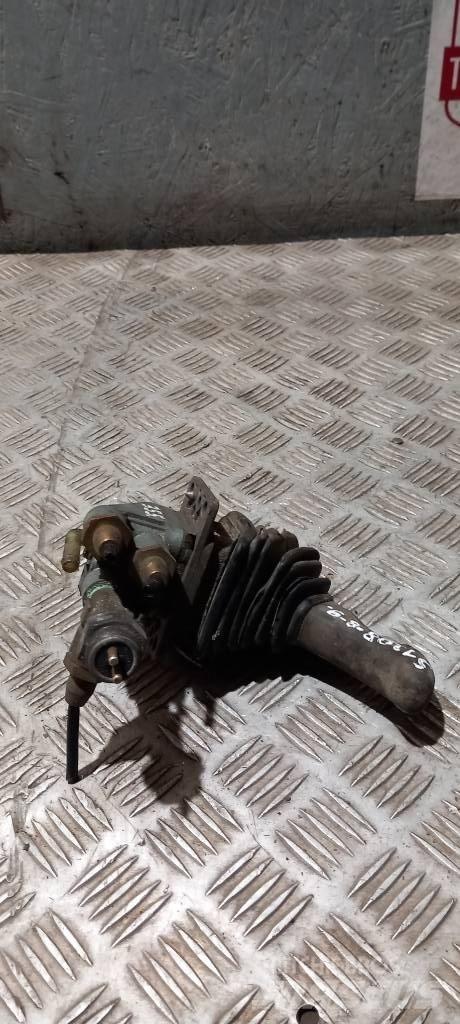 Scania S 94   1408332 Kabinler