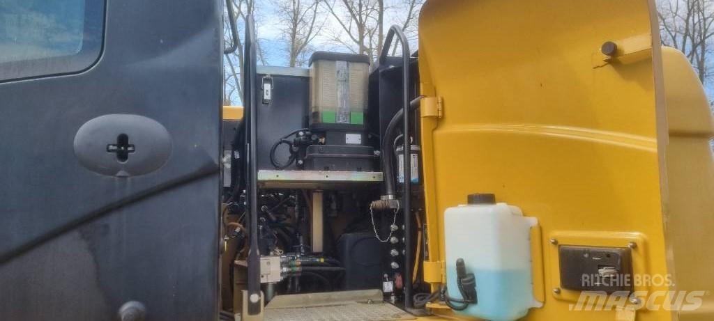 CAT M 313 D Lastik tekerli ekskavatörler