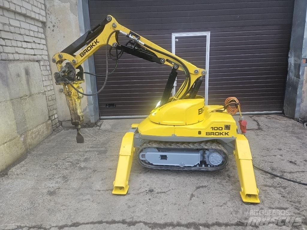 Brokk 100 Yıkım ekskavatörleri