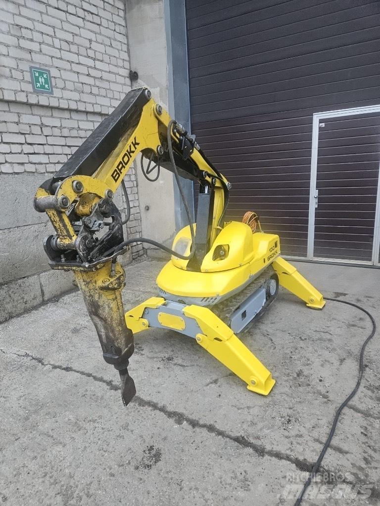 Brokk 100 Yıkım ekskavatörleri