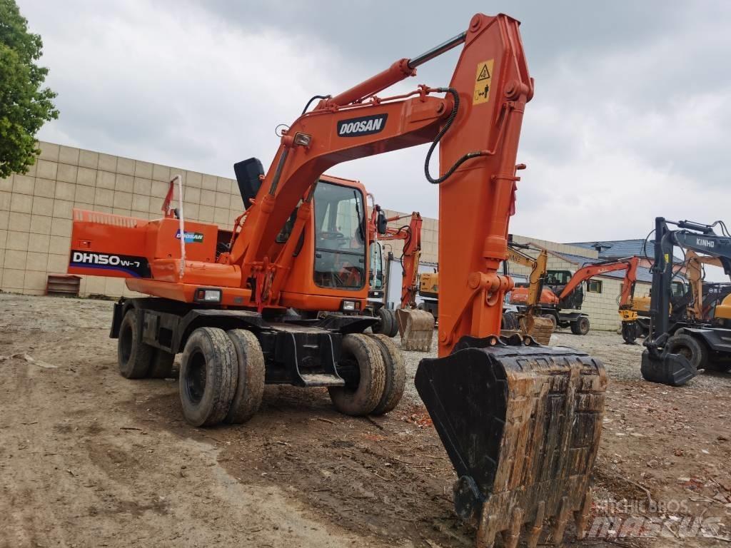Doosan DH 150 W-7 Lastik tekerli ekskavatörler