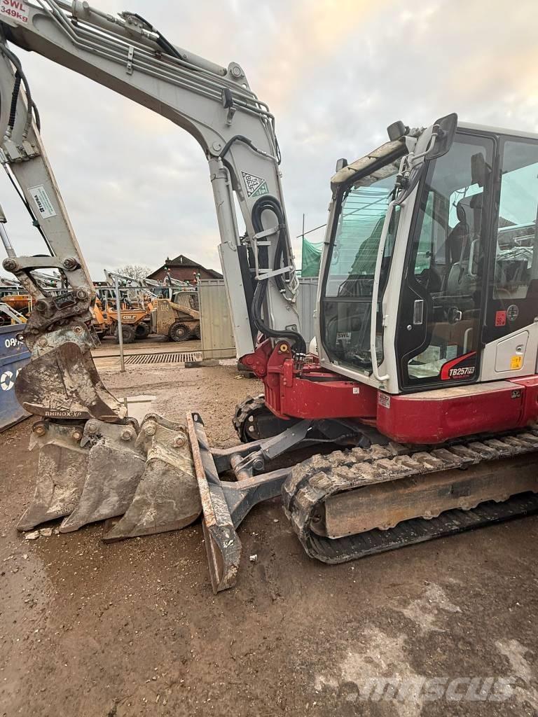 Takeuchi TB 257 FR Mini ekskavatörler, 7 tona dek