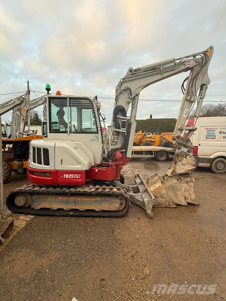Takeuchi TB 257 FR Mini ekskavatörler, 7 tona dek