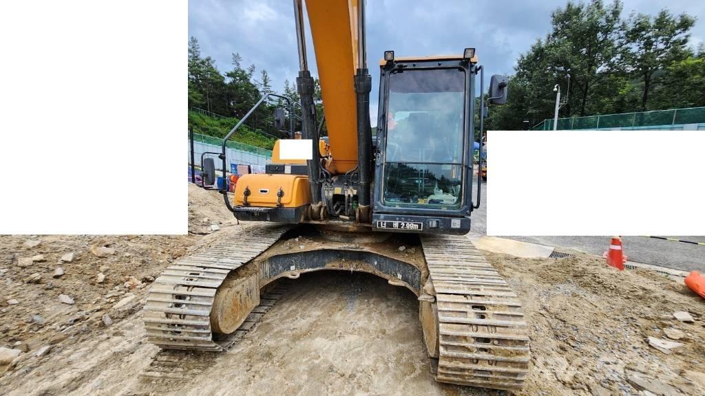 Hyundai HX 220 Paletli ekskavatörler