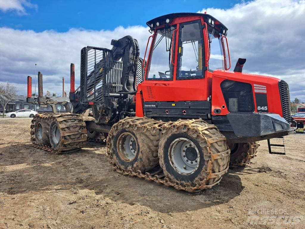Komatsu 845 Tomruk yükleyici traktörler