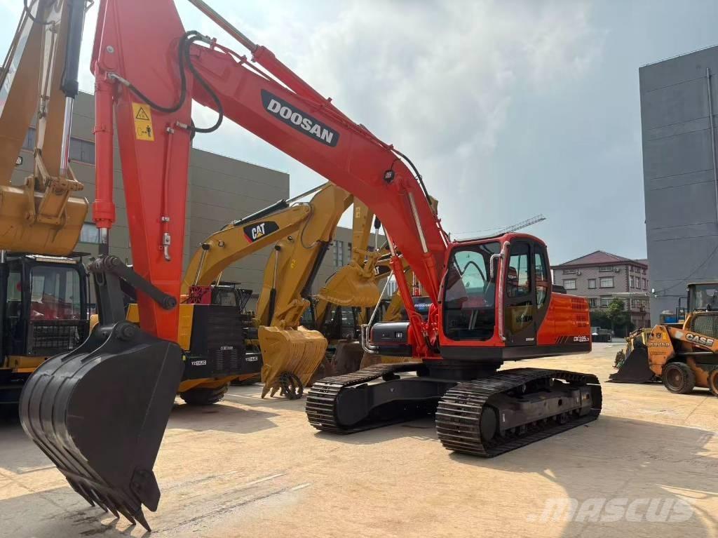 Doosan 225 LC Paletli ekskavatörler