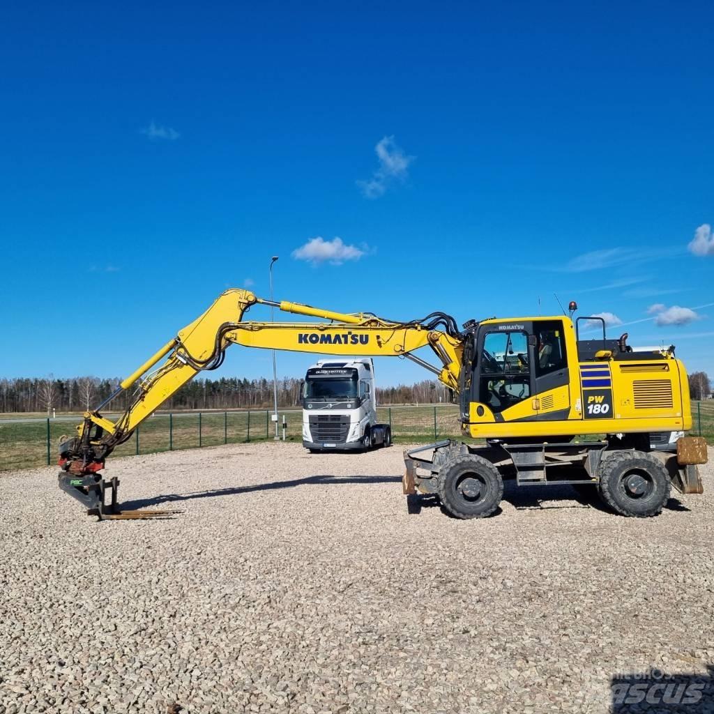 Komatsu PW180 - 11E0 Lastik tekerli ekskavatörler