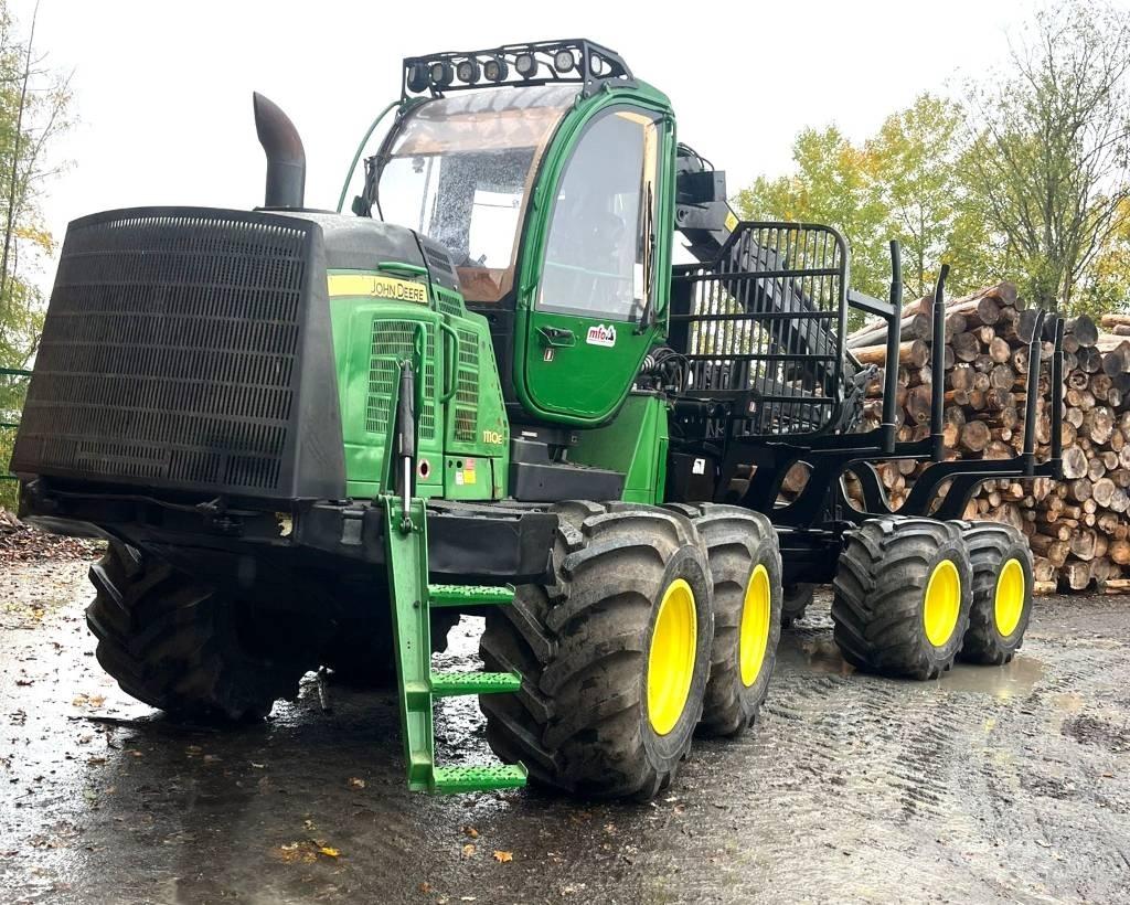 John Deere 1110 E Tomruk yükleyici traktörler