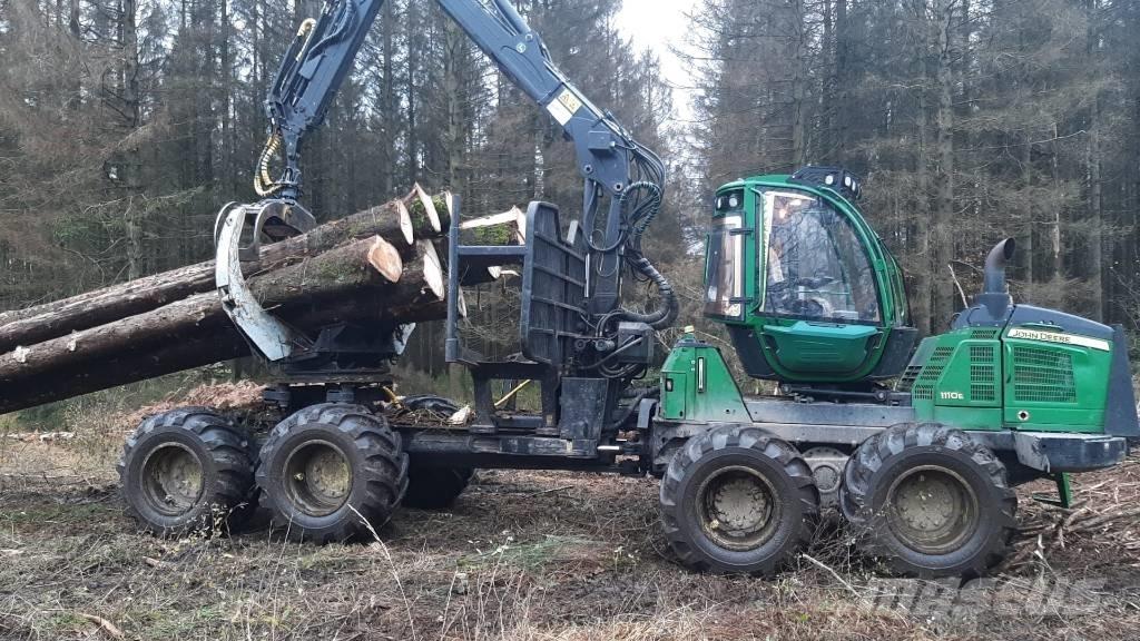 John Deere 1110 E Tomruk yükleyici traktörler