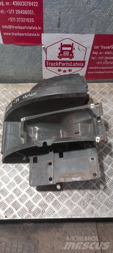 Scania 94 D.   1324600 Kabinler