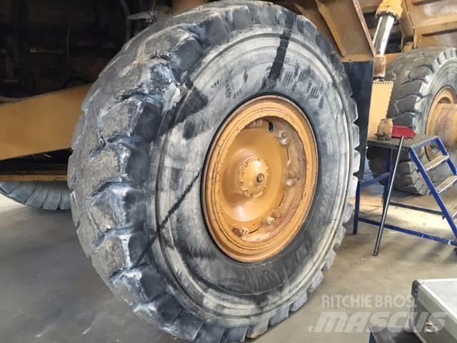 CAT 773 B Yol disi kaya kamyonu