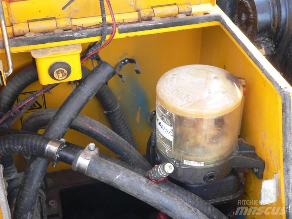 JCB JS 131LC+ Paletli ekskavatörler