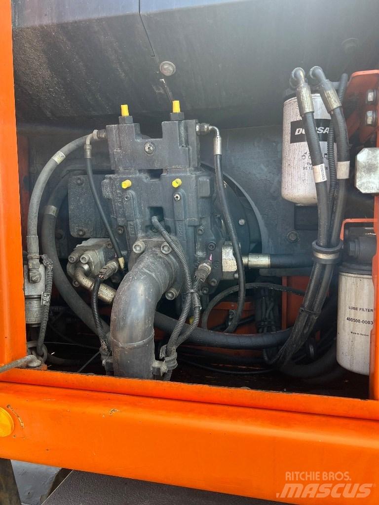 Doosan DX 160 W-3 Lastik tekerli ekskavatörler