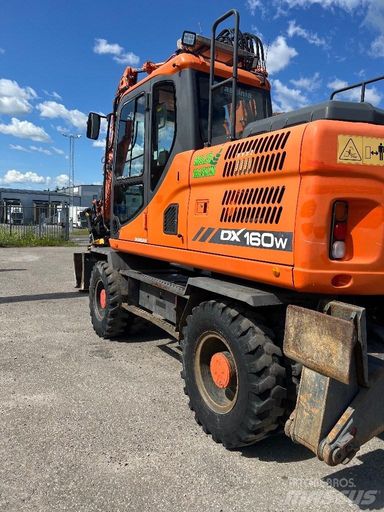 Doosan DX 160 W-3 Lastik tekerli ekskavatörler