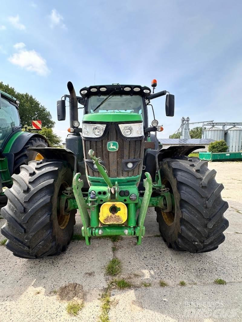 John Deere 6215R Traktörler