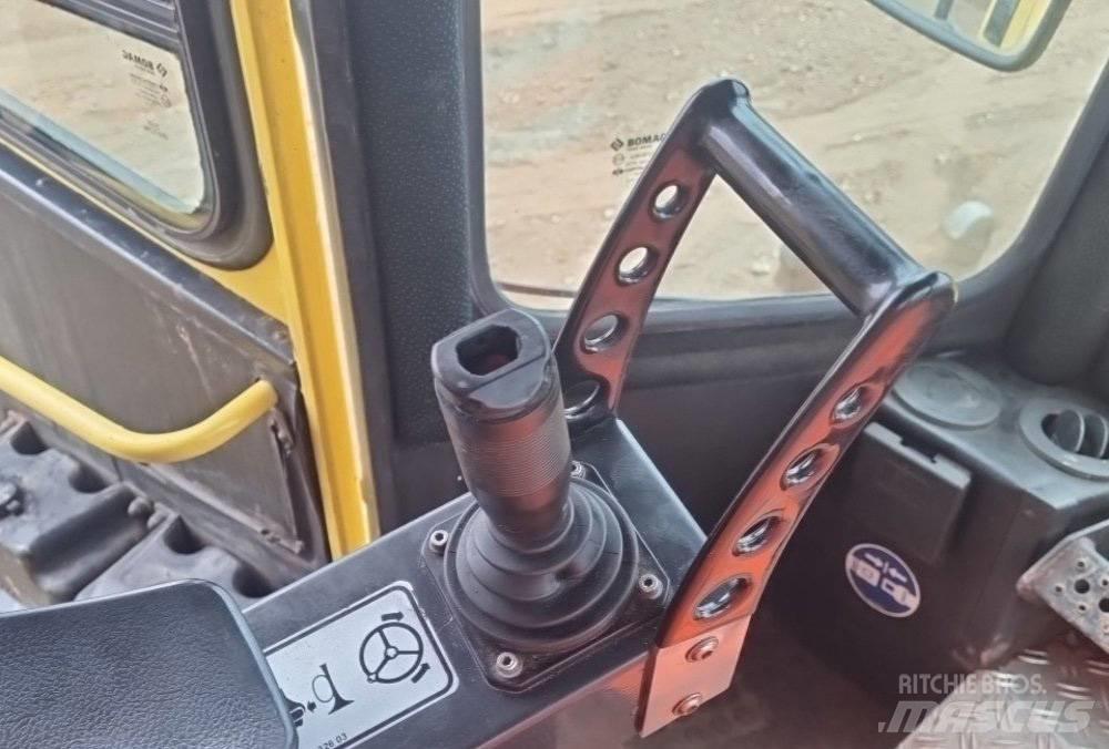 Bomag BC722RB2 Sıkıştırma tokmakları