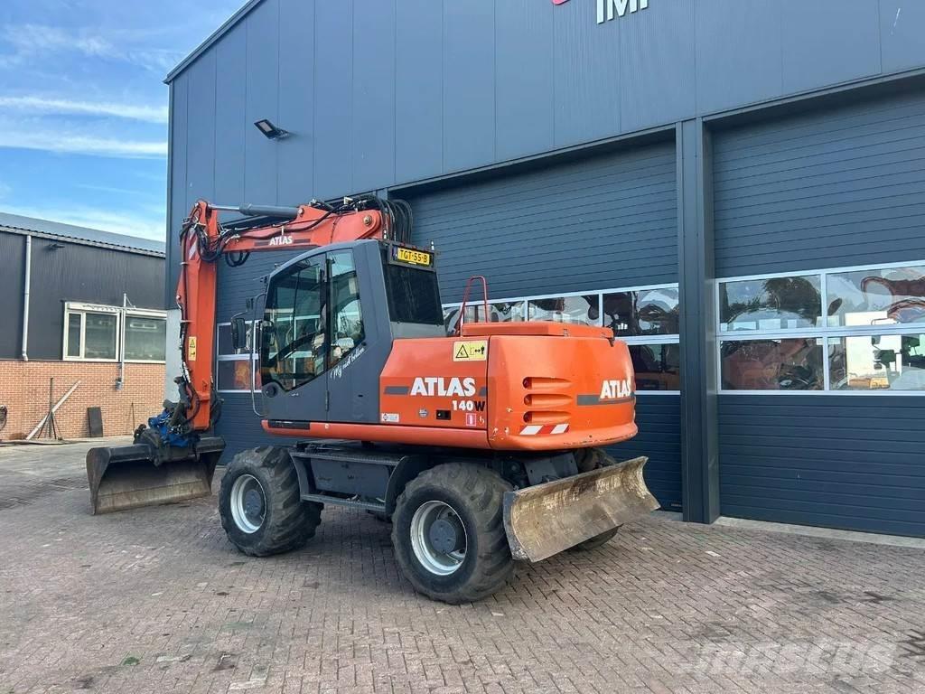 Atlas 140W Lastik tekerli ekskavatörler