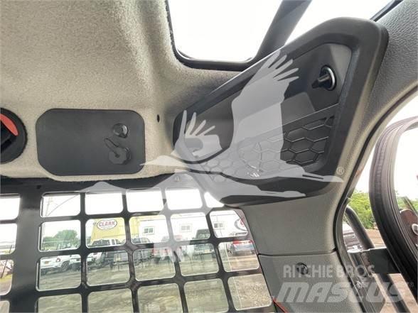 Bobcat T76 Skid steer loderler