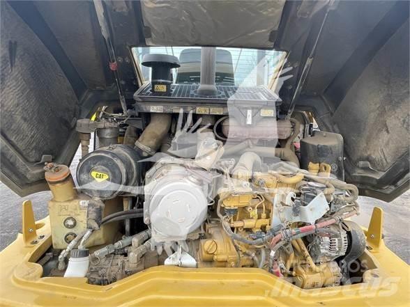 CAT 906M Tekerlekli yükleyiciler