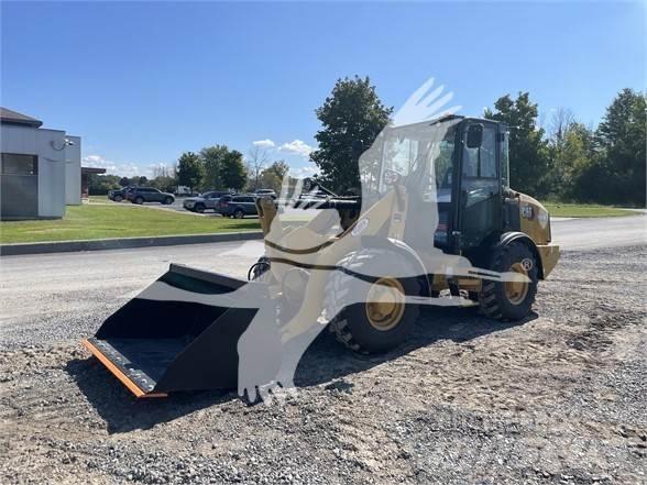 CAT 906M Tekerlekli yükleyiciler