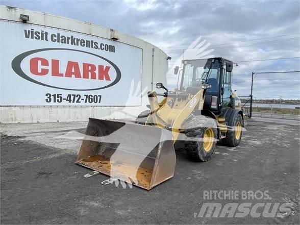 CAT 908M Tekerlekli yükleyiciler