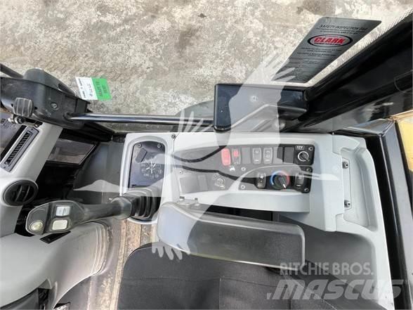 CAT 908M Tekerlekli yükleyiciler