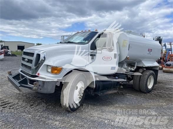 Ford F750 XL Su tankerleri