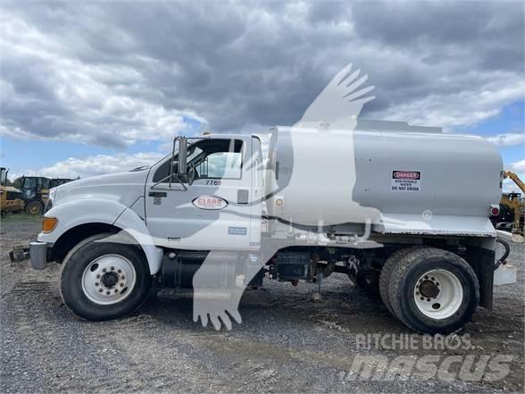 Ford F750 XL Su tankerleri