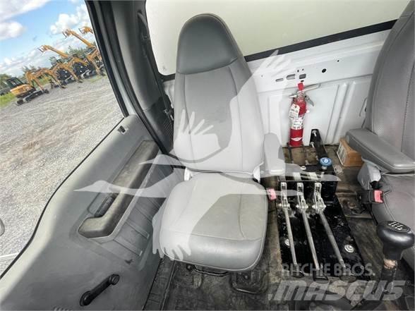 Ford F750 XL Su tankerleri