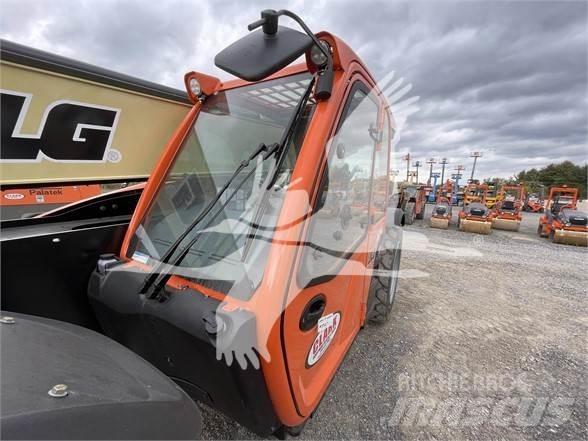 JLG 742 Teleskopik yükleyiciler