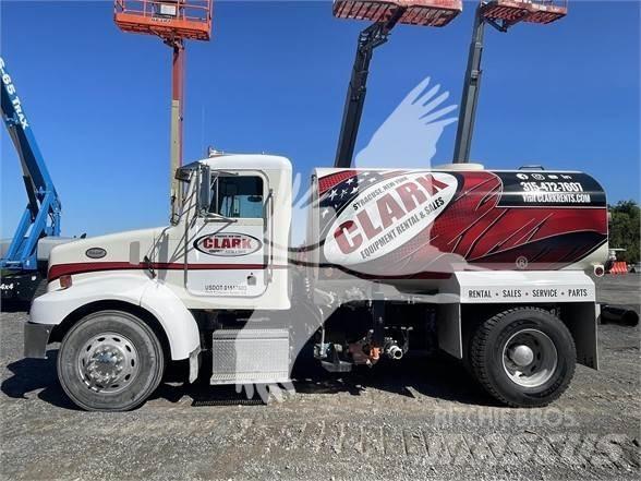 Peterbilt 330 Su tankerleri