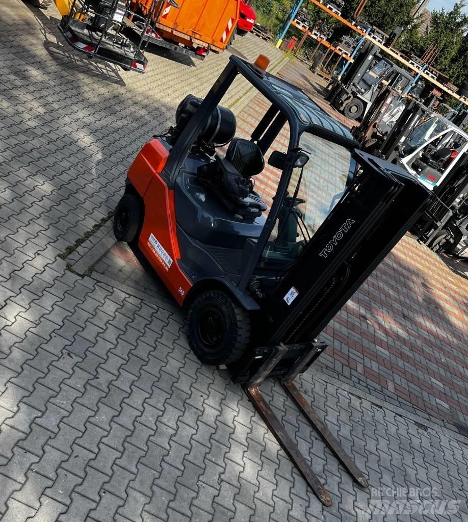 Toyota 02-8 FG F 25 LPG'li forkliftler