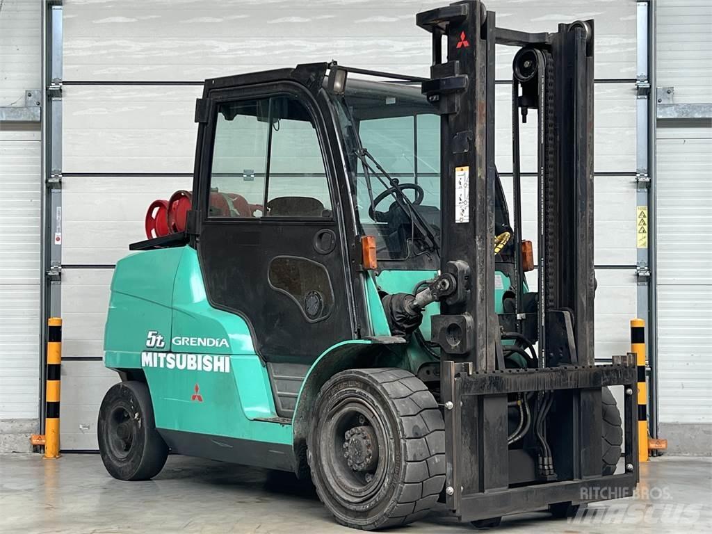 Mitsubishi FG 55 N LPG'li forkliftler