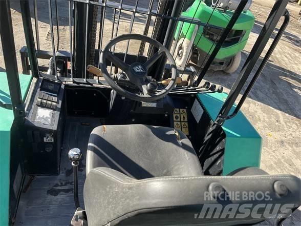 JCB 930 Arazi tipi forklift