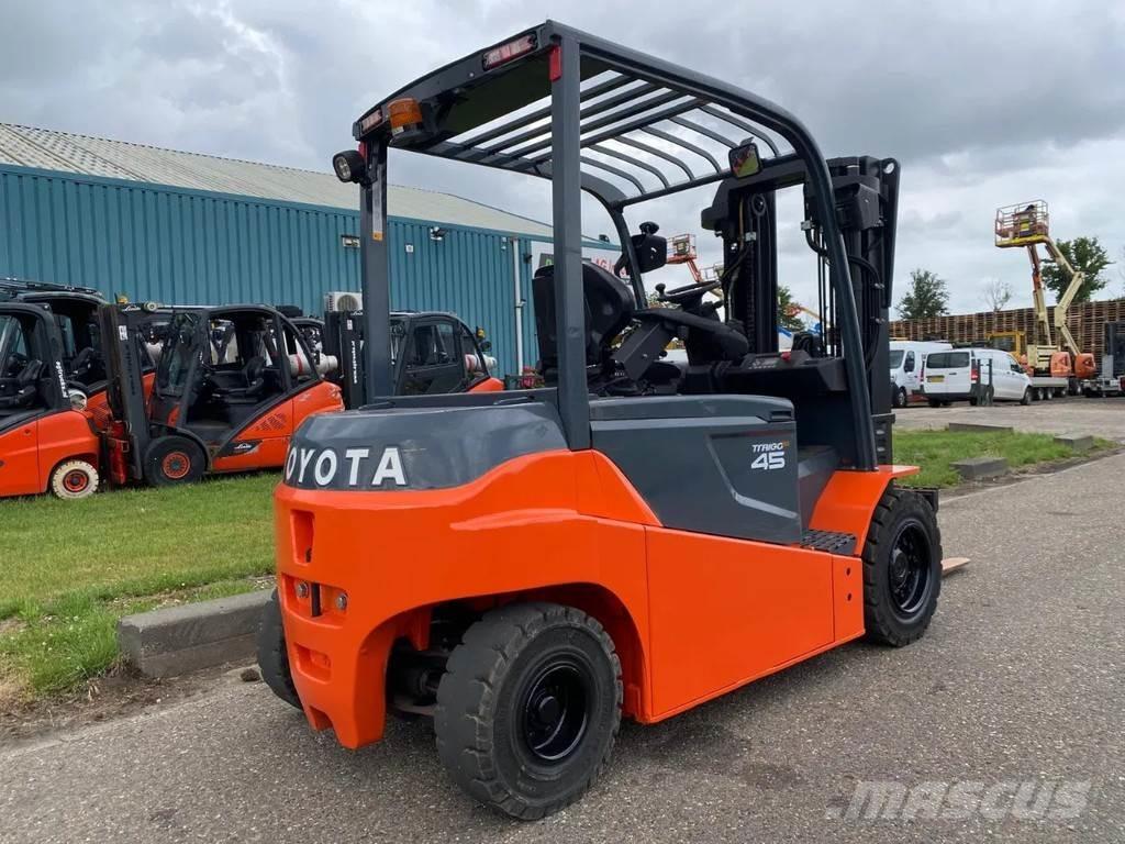 Toyota 8FBMT45 Elektrikli forkliftler