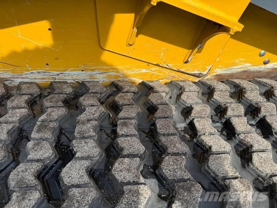 John Deere 317G Skid steer loderler