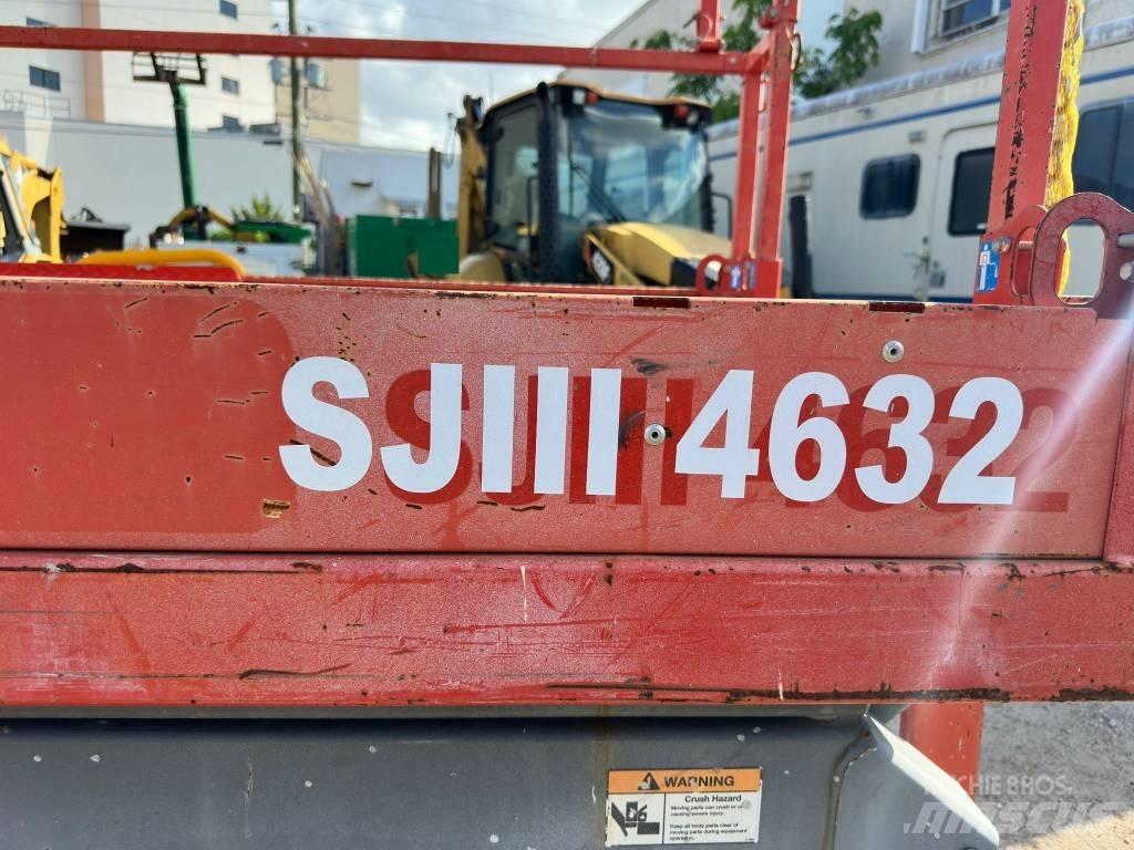JLG 32 Lift Makasli platformlar