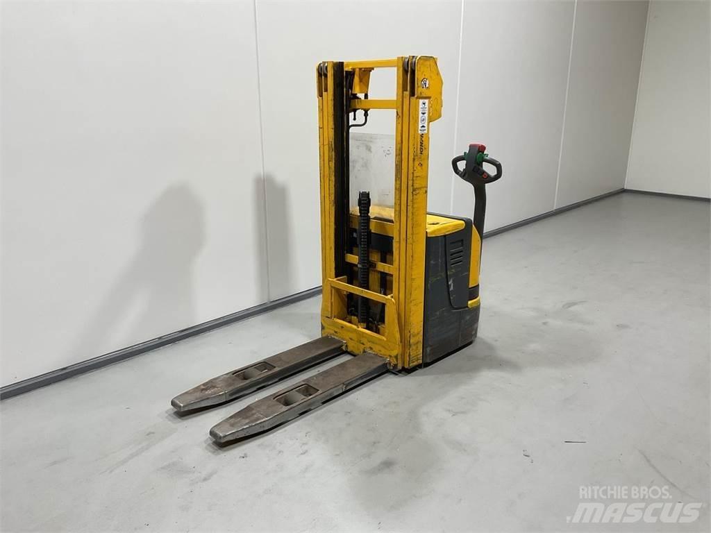 Jungheinrich EJC12 Akülü depo ekipmanları
