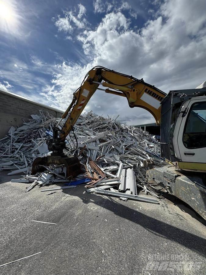 Liebherr A316 Li Özel ekskavatörler