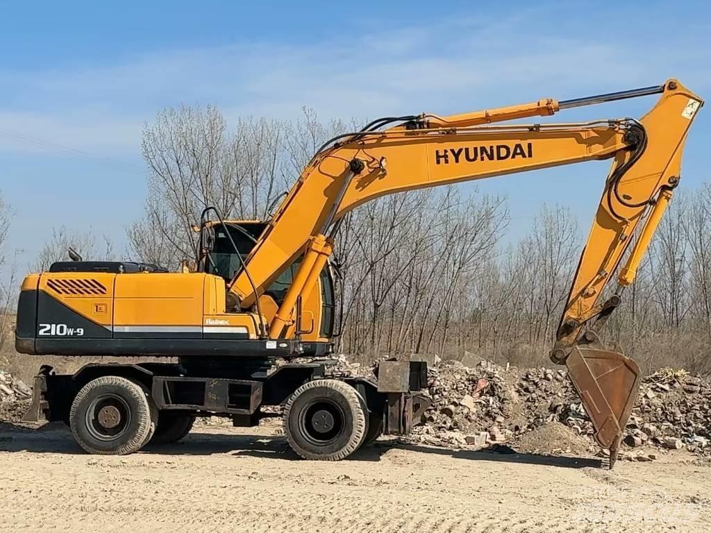 Hyundai R210W-9 Lastik tekerli ekskavatörler