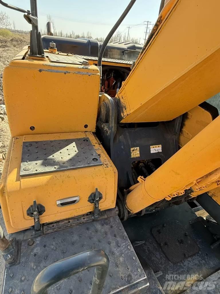 Hyundai R210W-9 Lastik tekerli ekskavatörler