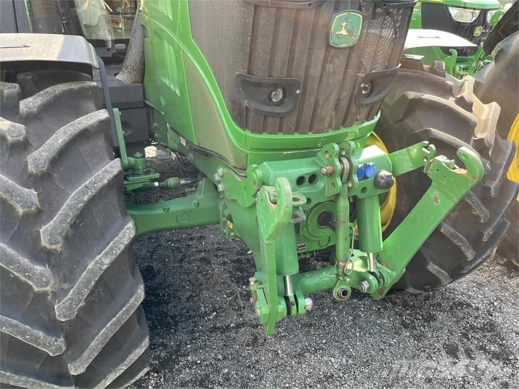 John Deere 6210R Traktörler