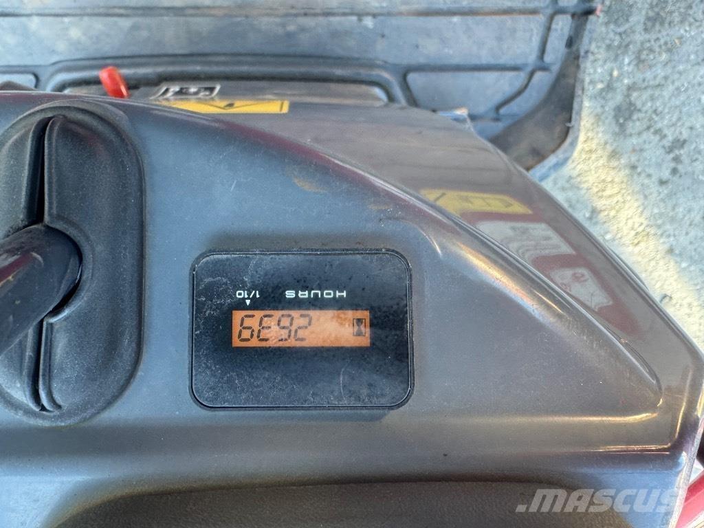 Yanmar SV08 (1E826) Mini ekskavatörler, 7 tona dek