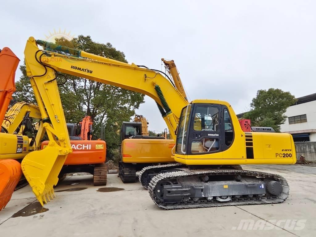 Komatsu PC 200-6 Paletli ekskavatörler