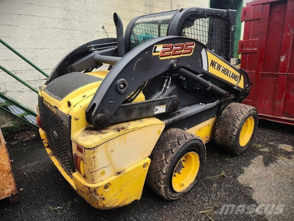 New Holland 225L Skid steer loderler