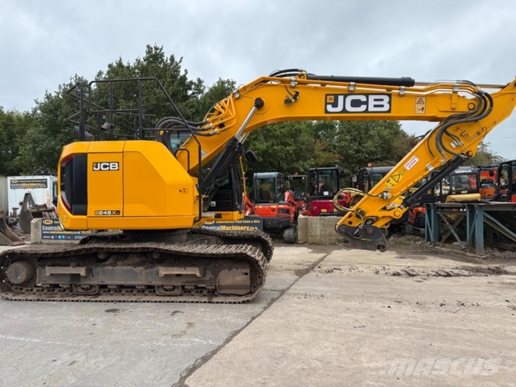 JCB 245 XR Paletli ekskavatörler